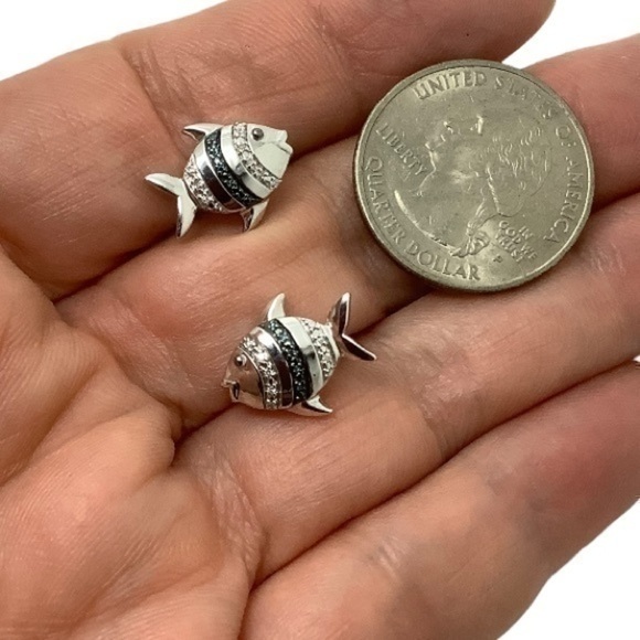 JWBR Diamond sterling silver stud earrings - Picture 2 of 4